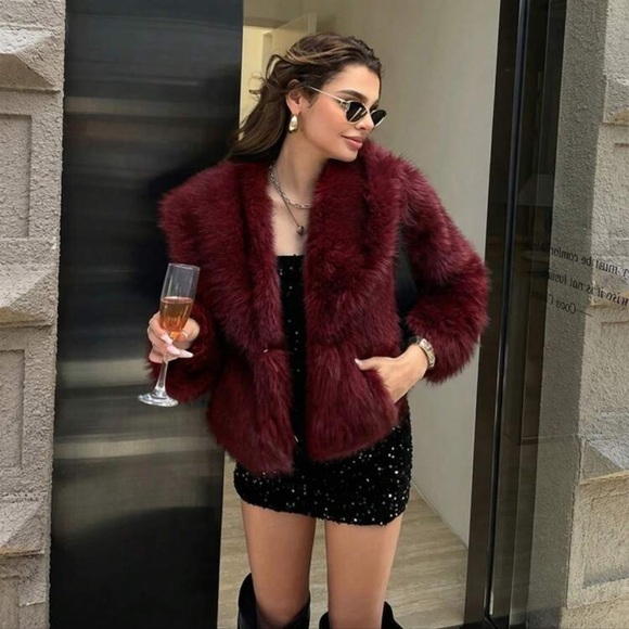 Luxury Faux Fur Jacket Plush burgundy maroon red Statement Coat vintage style - Picture 4 of 5